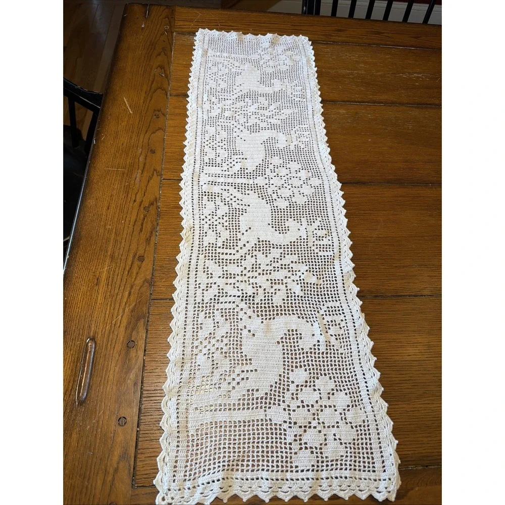 Vtg Hand Crocheted Tablec Runner With Deer & Trees 35.5